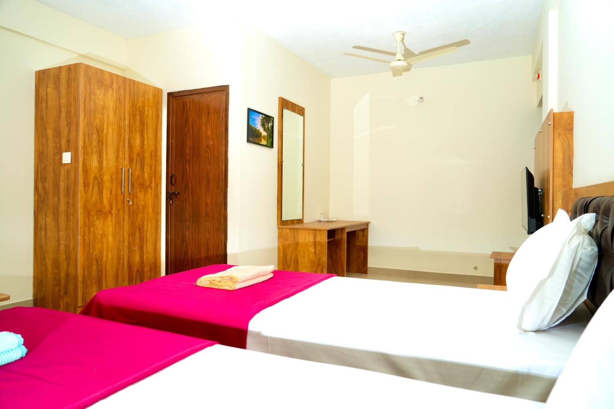 Shree Swarna Comforts Udupi Bagian luar foto