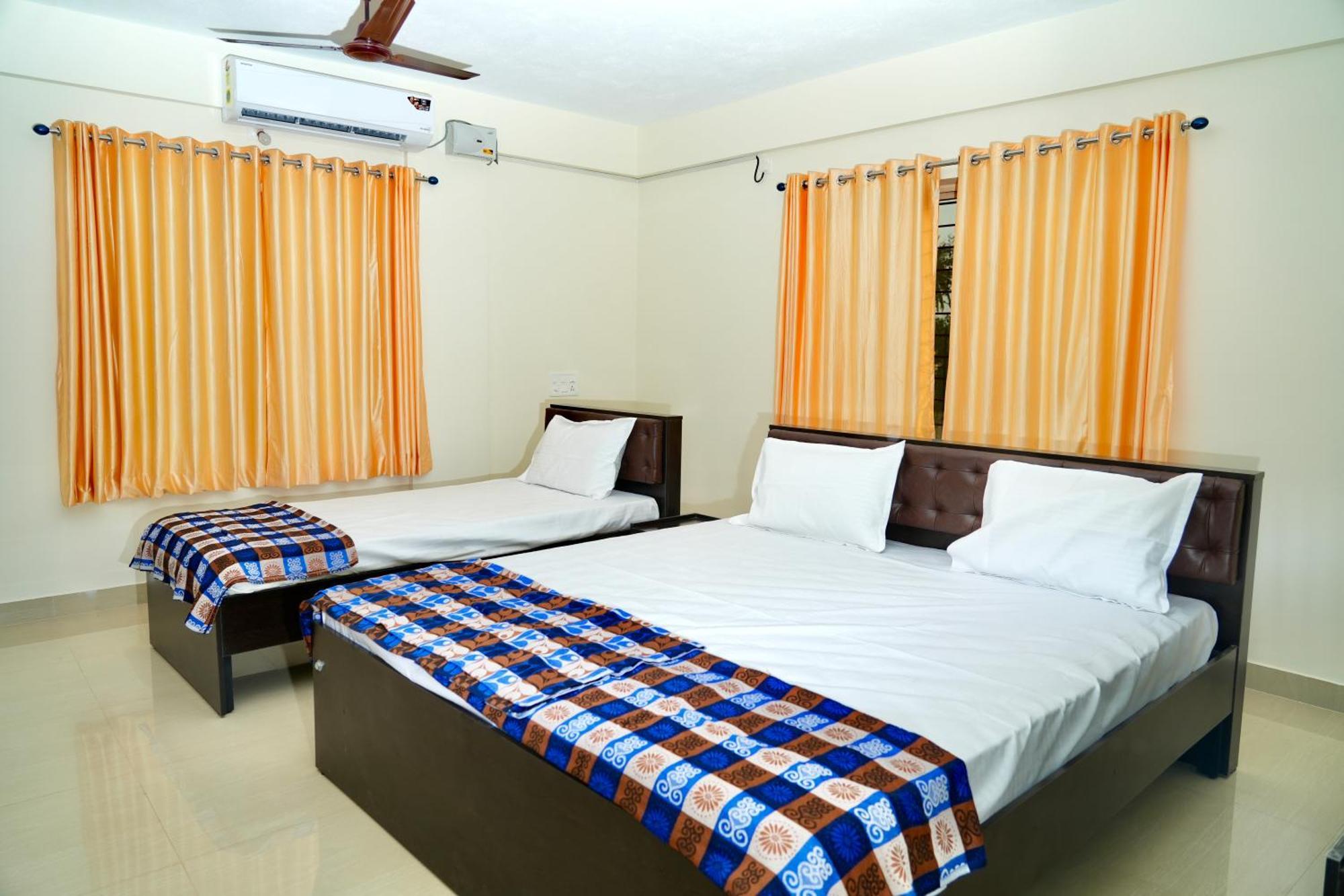 Shree Swarna Comforts Udupi Bagian luar foto
